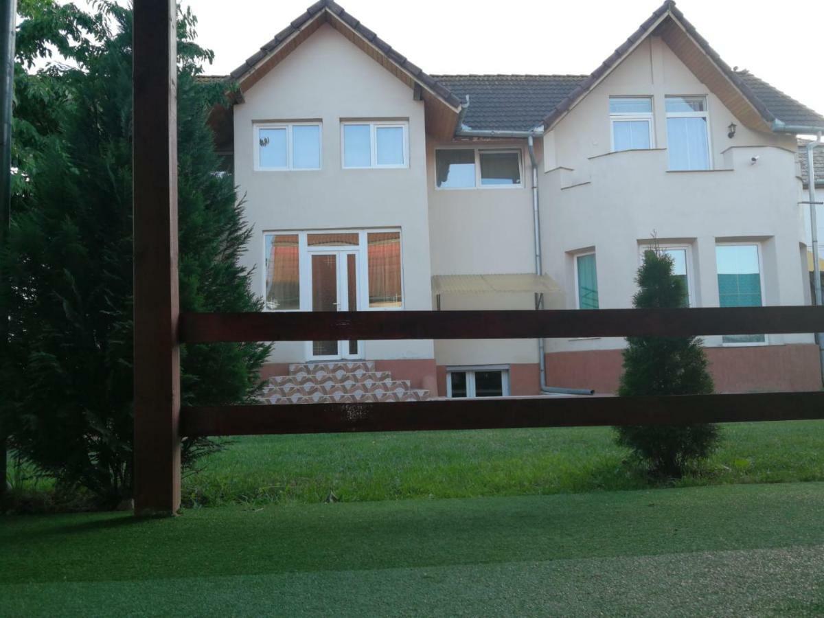 Vila Roy Hotel Turda Exterior photo